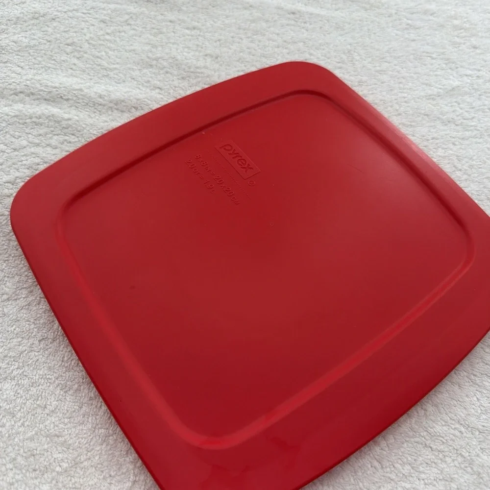 Pyrex product red